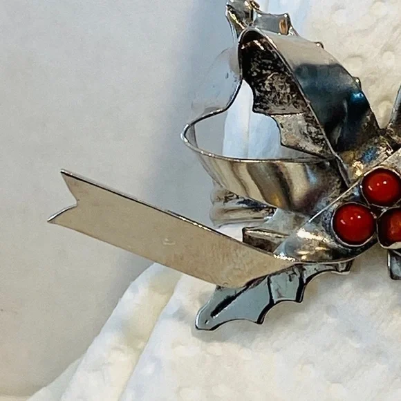 Silver napkin rings bow tie holly silver-plated brass Christmas - Picture 5 of 10